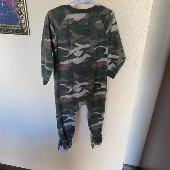 Fleece Jammies Camo-Print - Picture 3 of 9